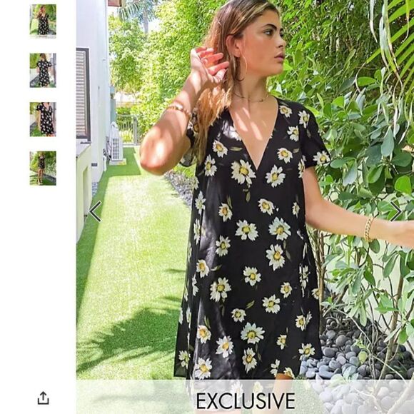 ASOS Reclaimed Vintage inspired mini wrap dress in daisy print Size 10 - Picture 2 of 14